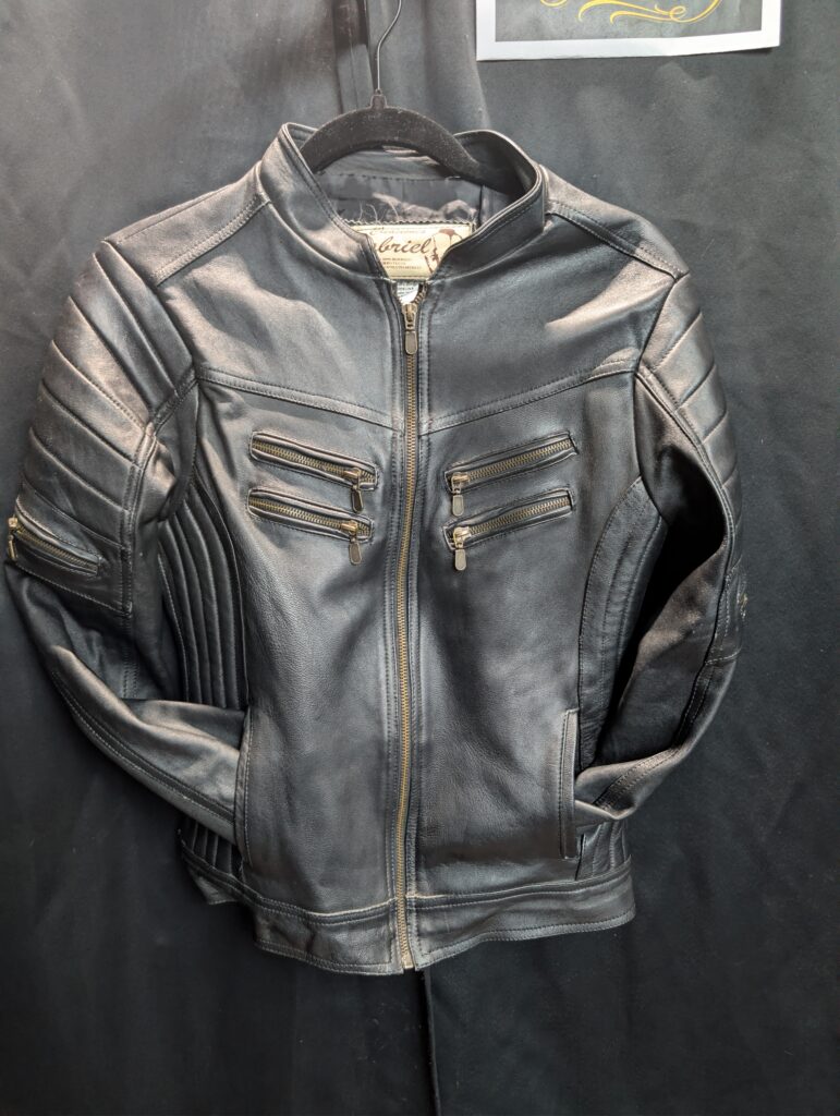Vintage black leather jacket uni-sex size small