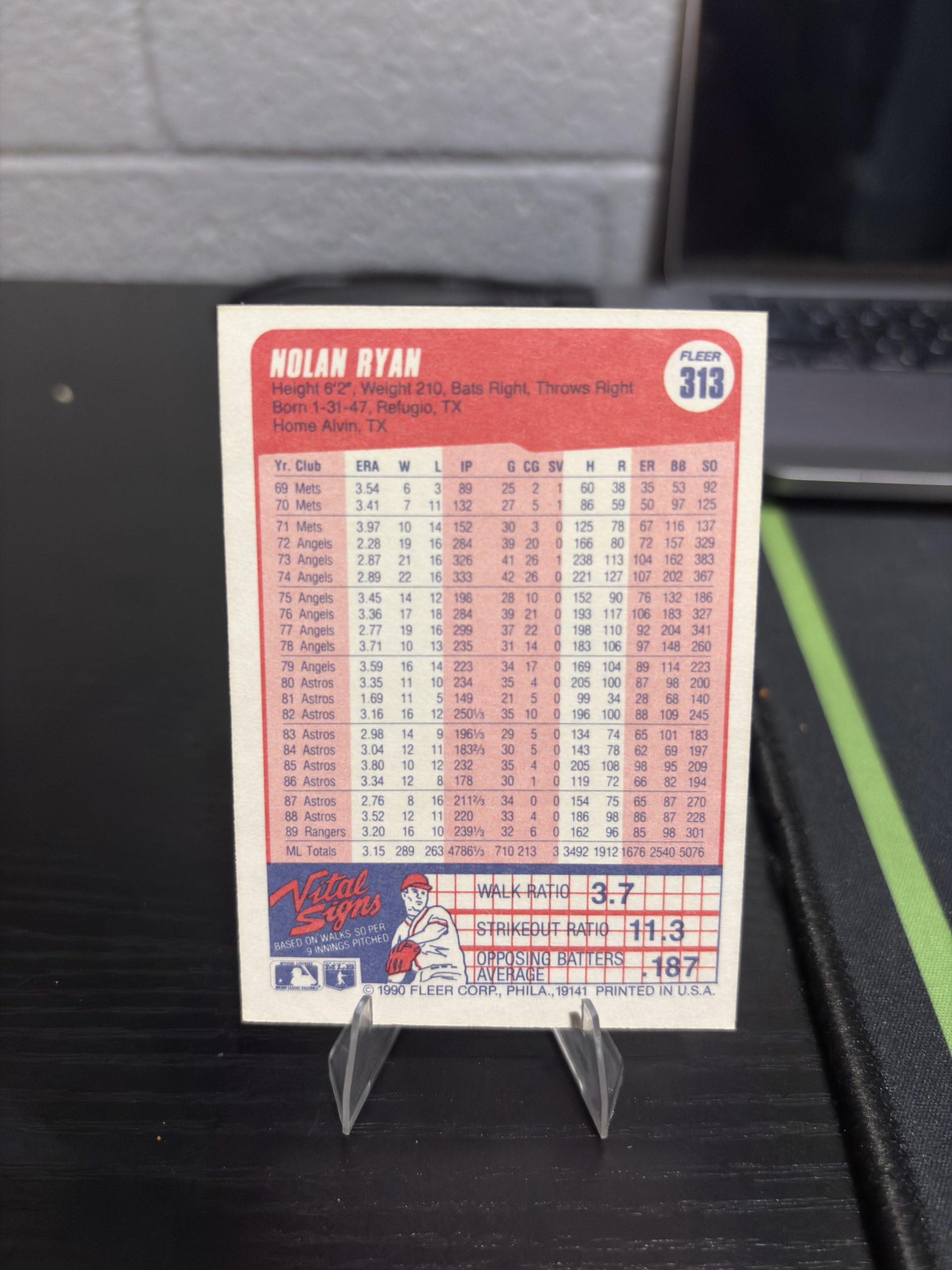 Vintage 1990 Fleer Nolan Ryan Trading Card - Image 2