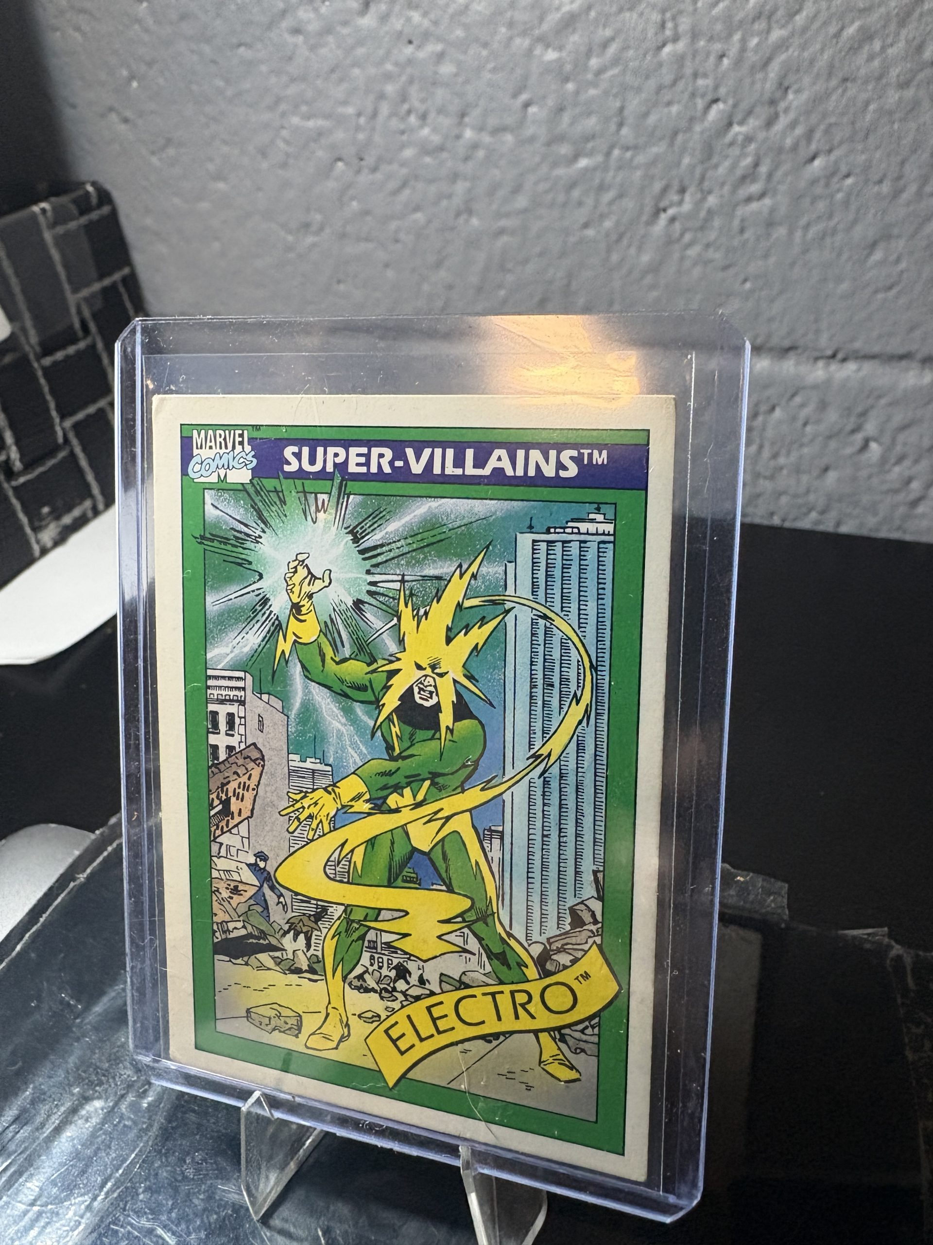 1990 Marvel Universe "Super-Villains" Electro Trading Card #58 - Image 2