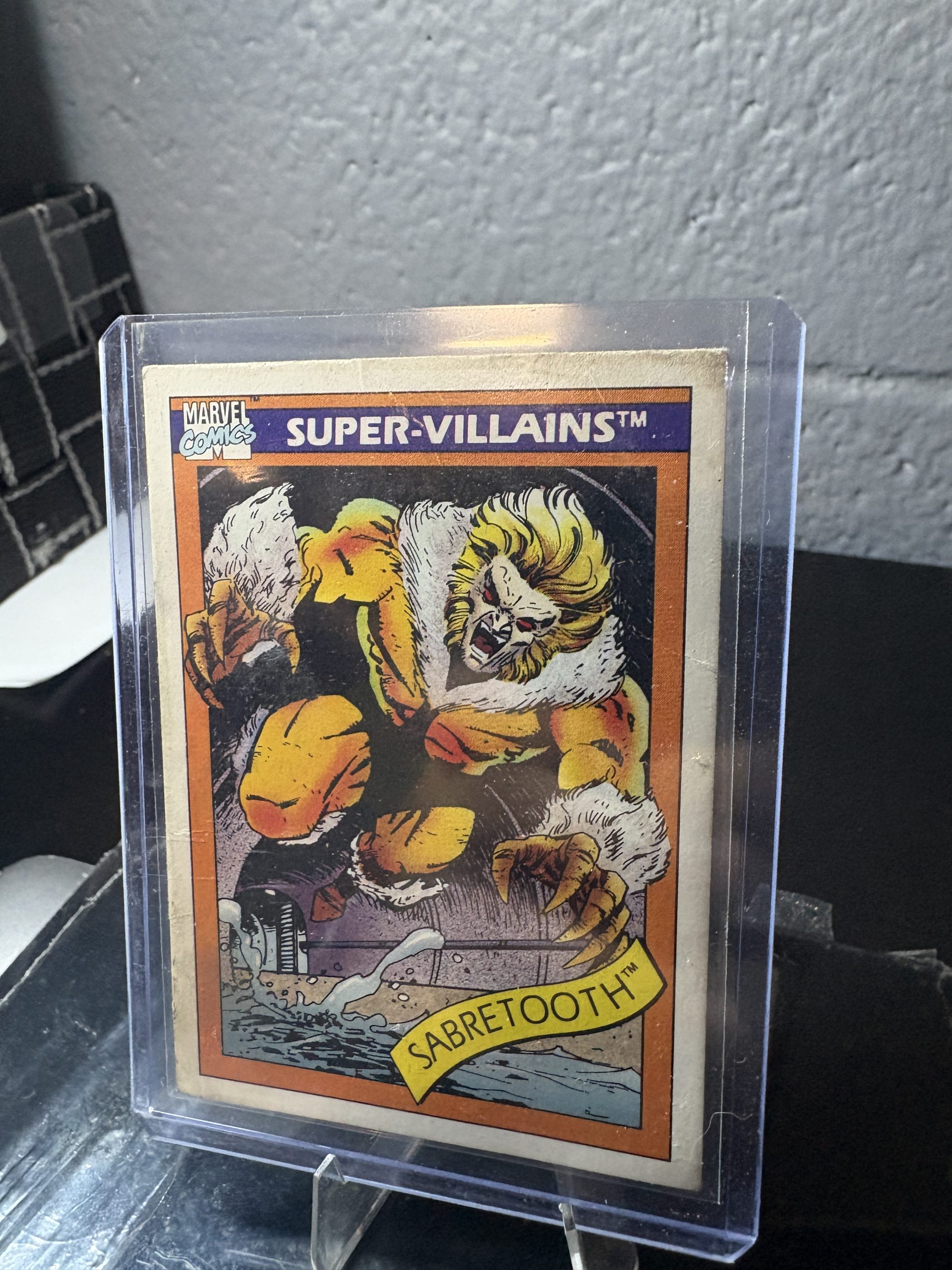 1990 Marvel Universe "Super-Villains" Sabretooth Trading Card #57 - Image 2
