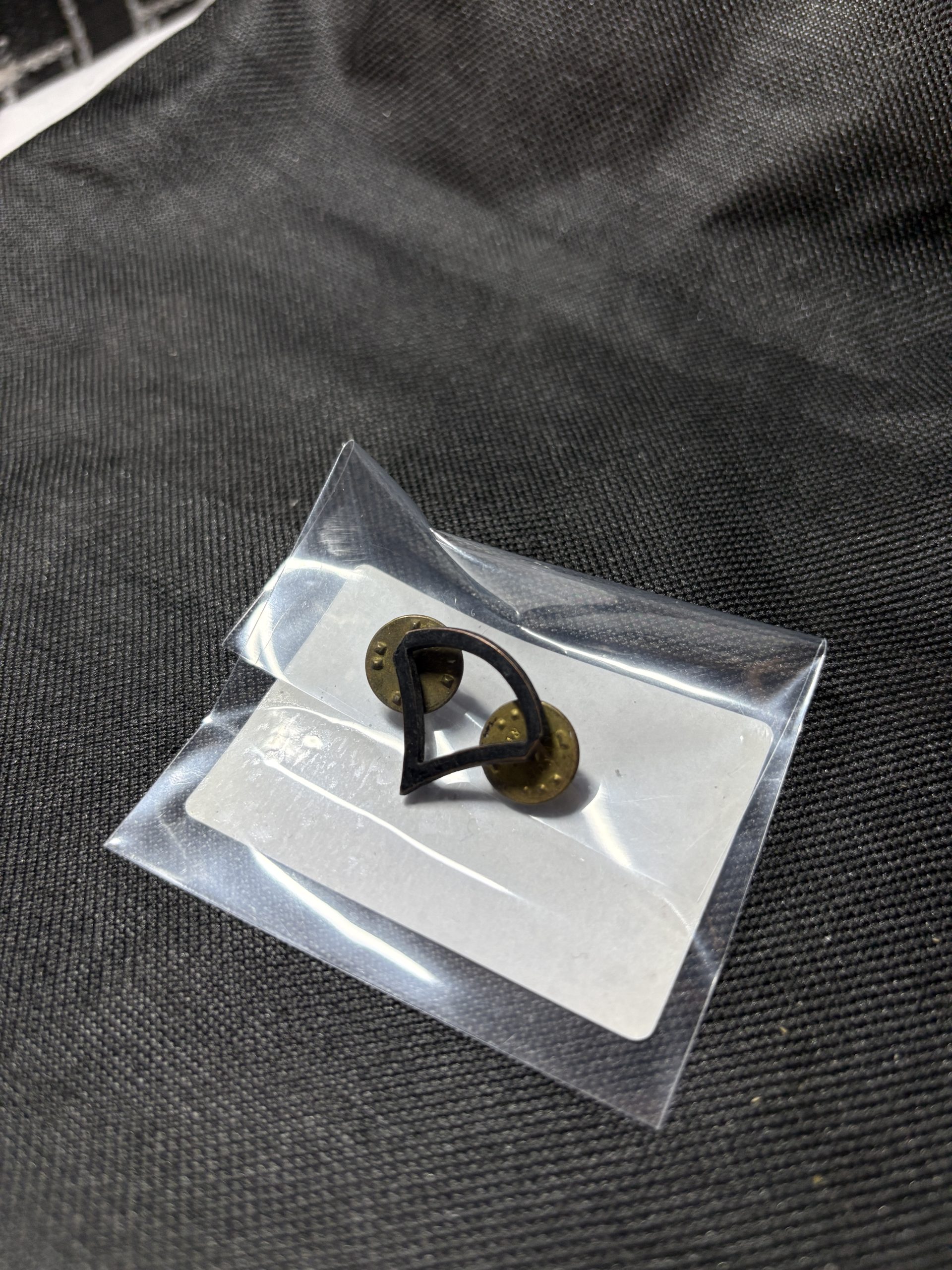 Vintage U.S. Army Private First Class (PFC) Rank Insignia Pin - Image 3