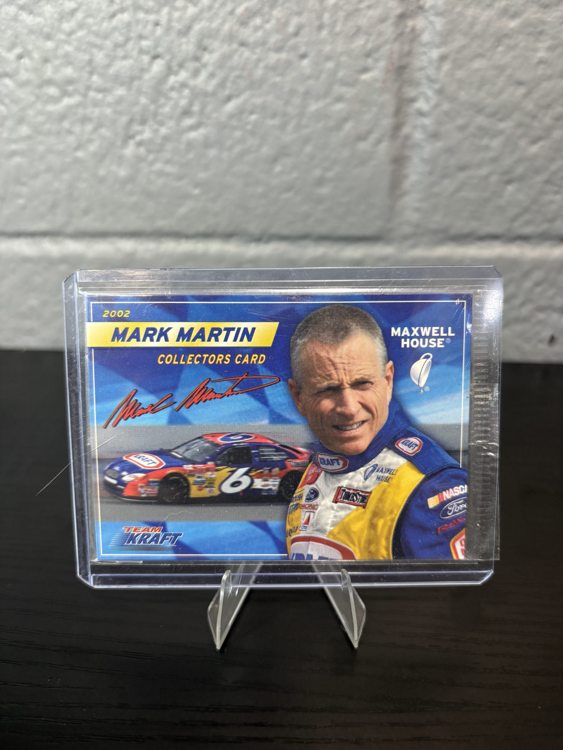 2002 Mark Martin Team Kraft Maxwell House NASCAR collector's card front and back in a top loader.