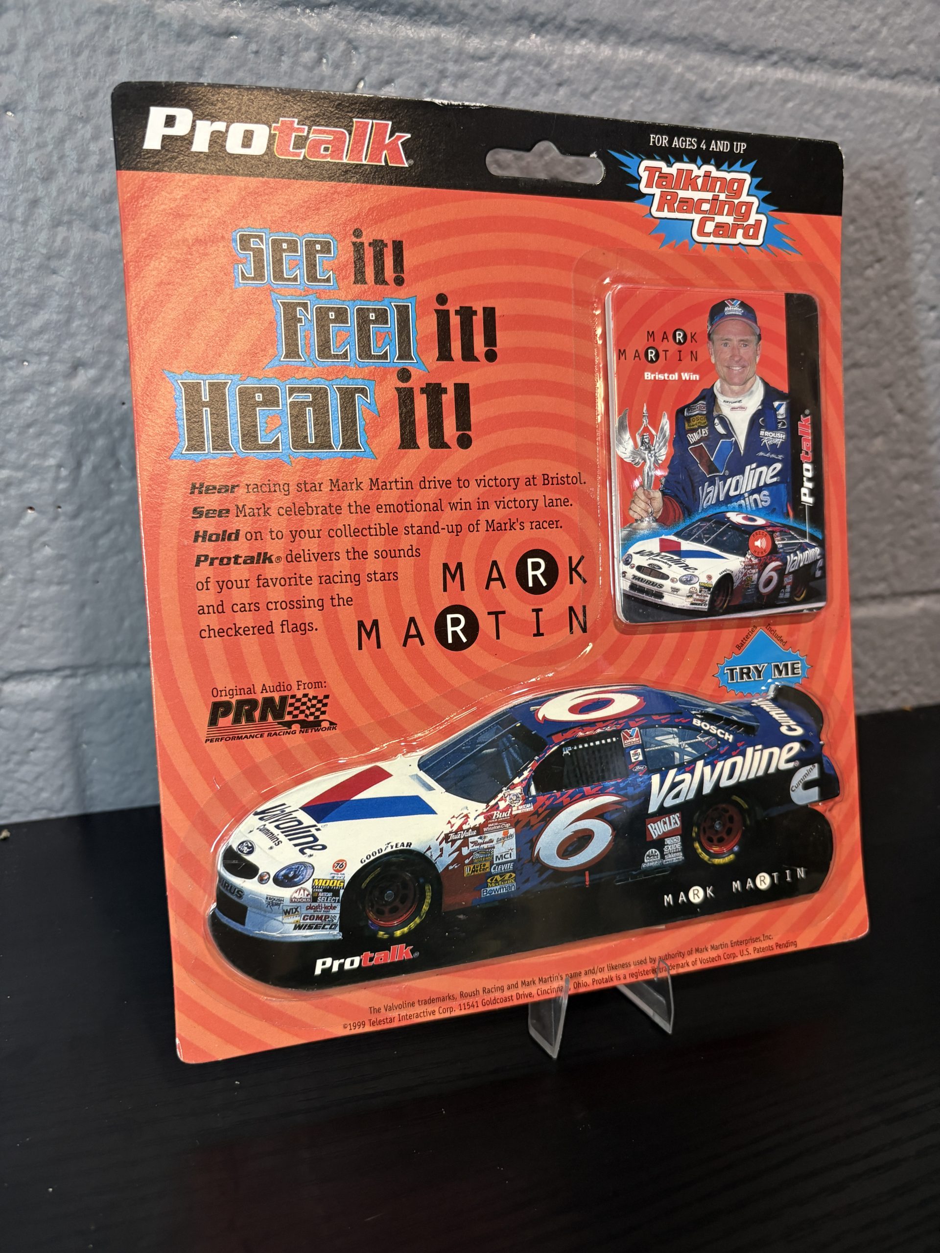1999 ProTalk Mark Martin #6 Valvoline Talking Racing Card & Stand-Up Car Pack - Image 2