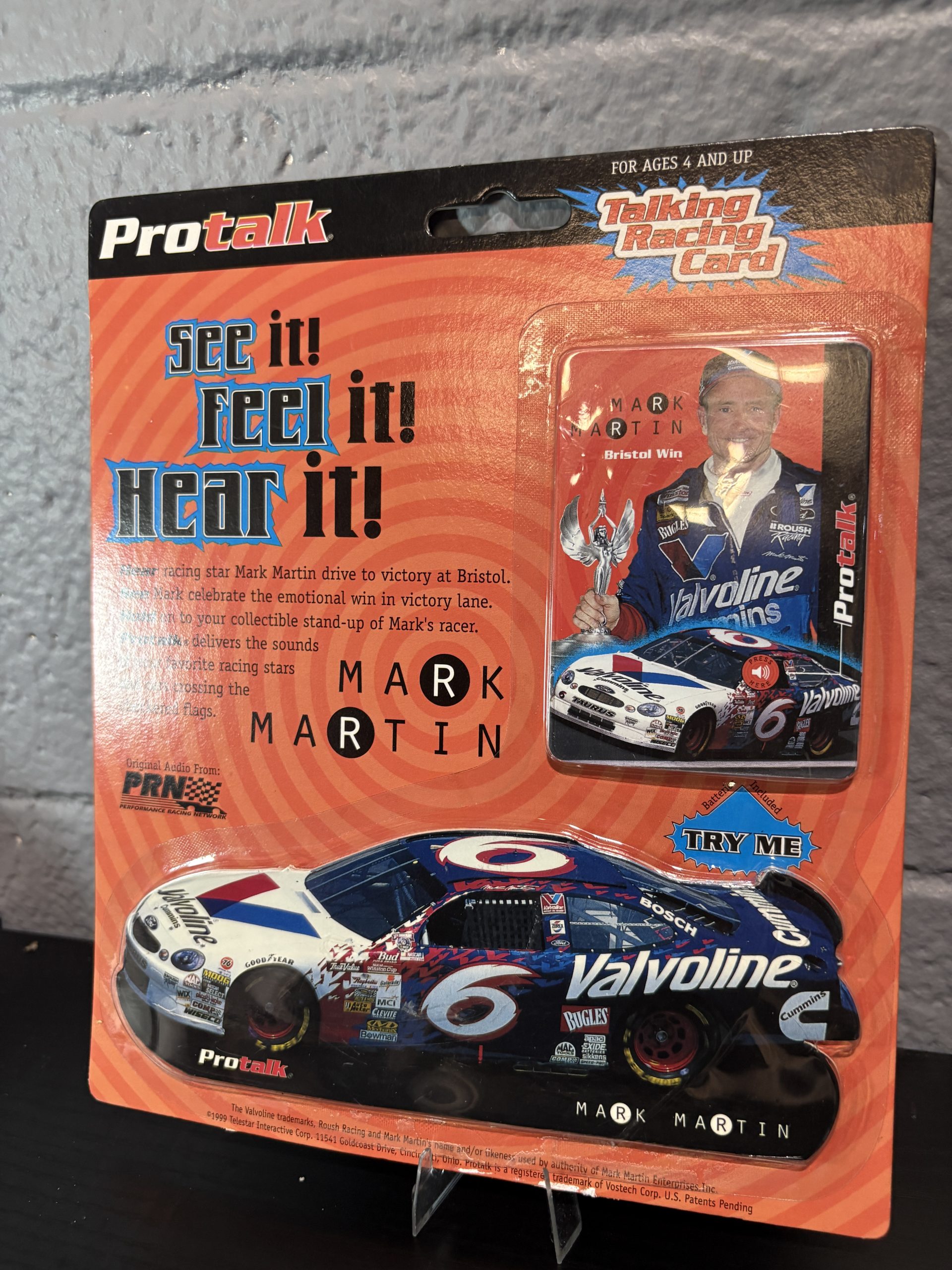 1999 ProTalk Mark Martin #6 Valvoline Talking Racing Card & Stand-Up Car Pack - Image 6