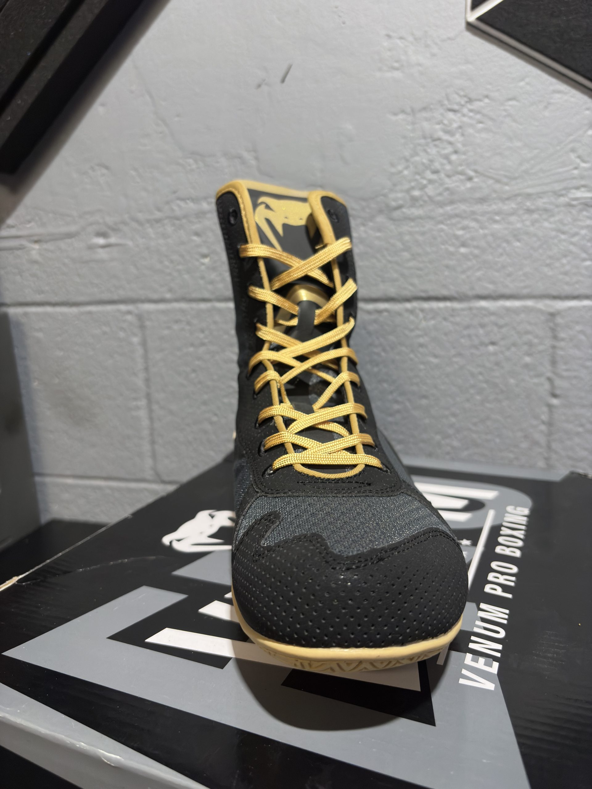 Venum Elite Boxing Shoes - Black/Beige (Size 10.5 US / 44 EU) - Image 2