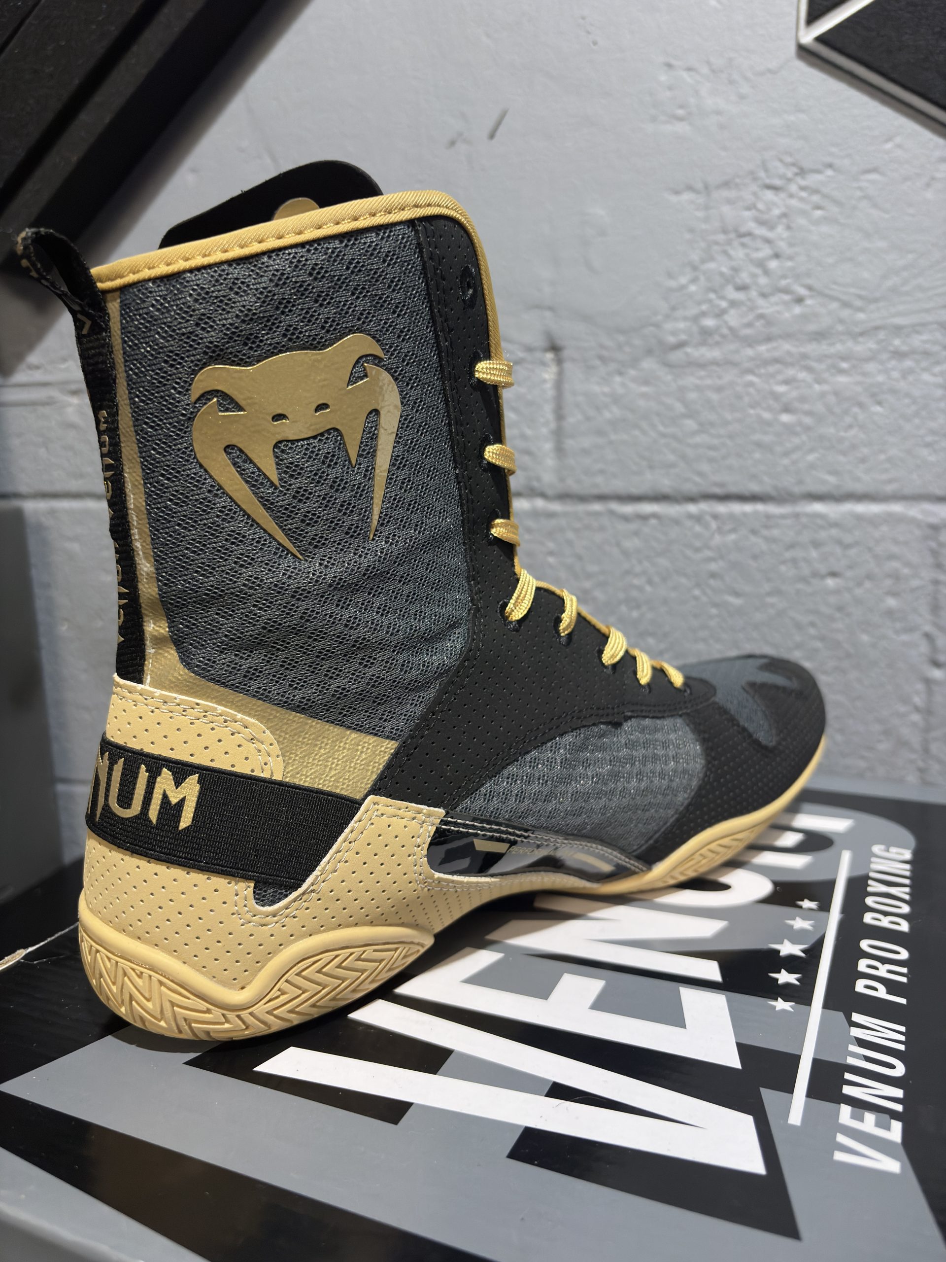 Venum Elite Boxing Shoes - Black/Beige (Size 10.5 US / 44 EU) - Image 3