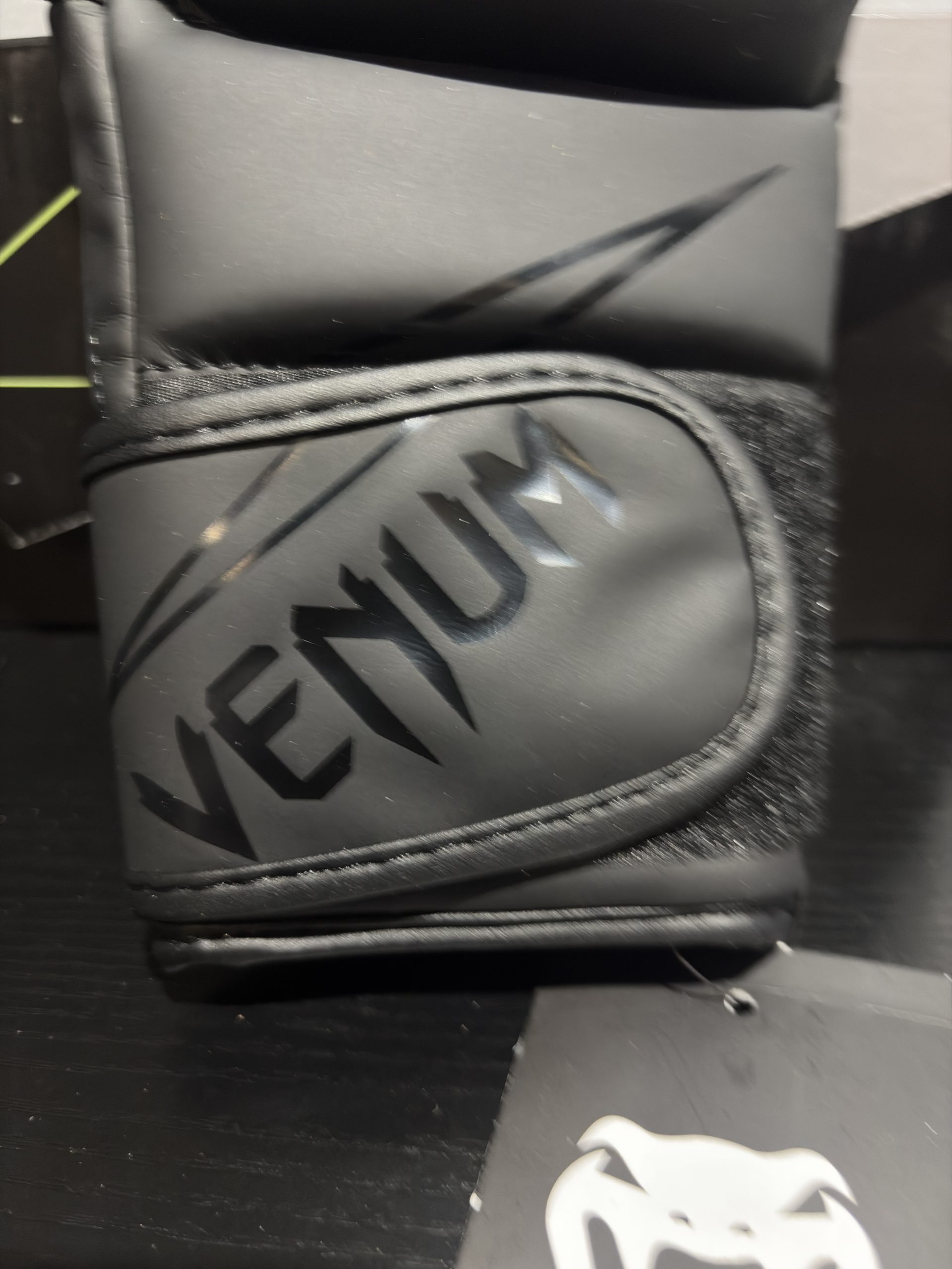 Venum Classic Sparring MMA Gloves - Black (Size S/M) - Image 4