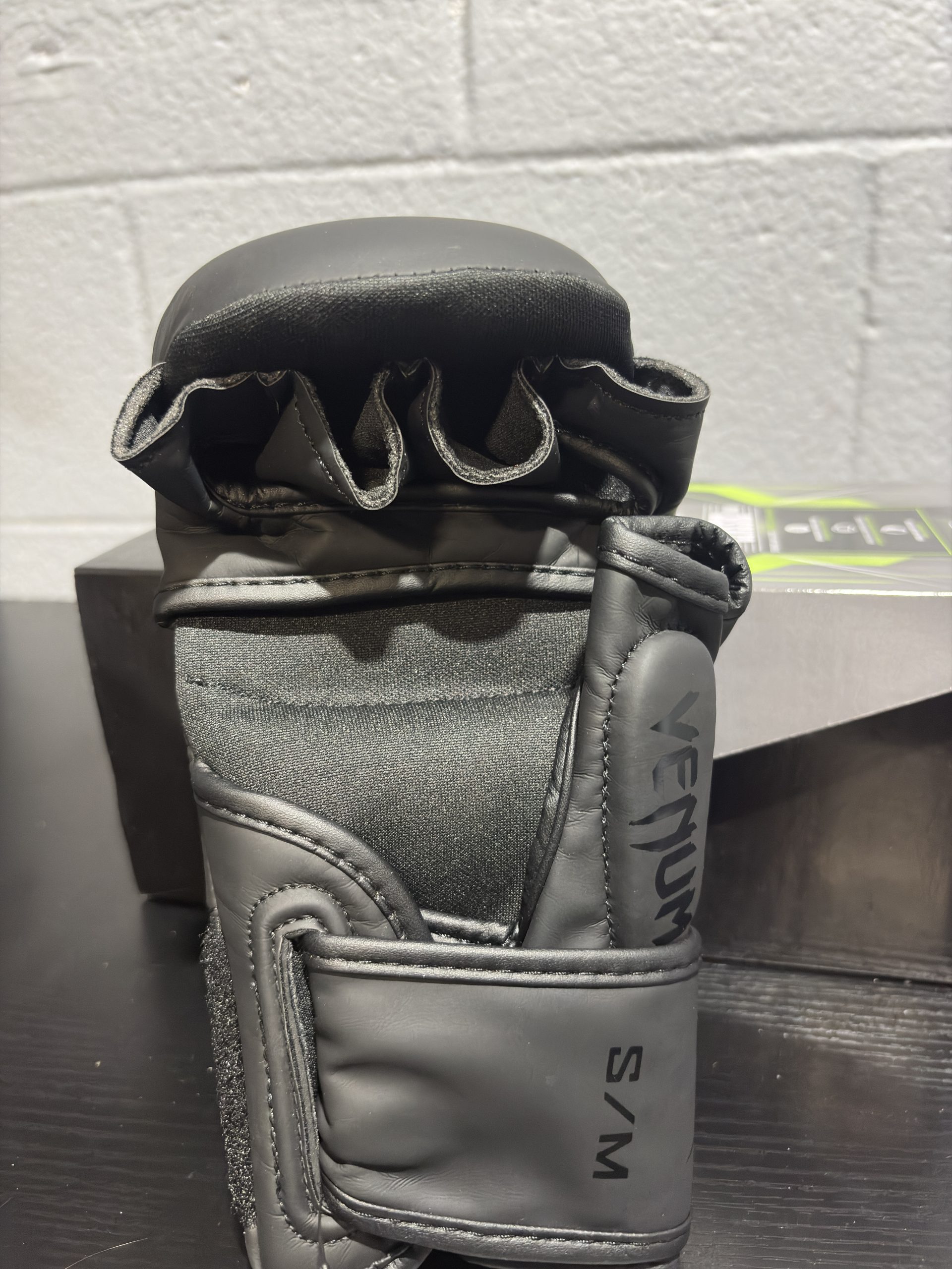 Venum Classic Sparring MMA Gloves - Black (Size S/M) - Image 5