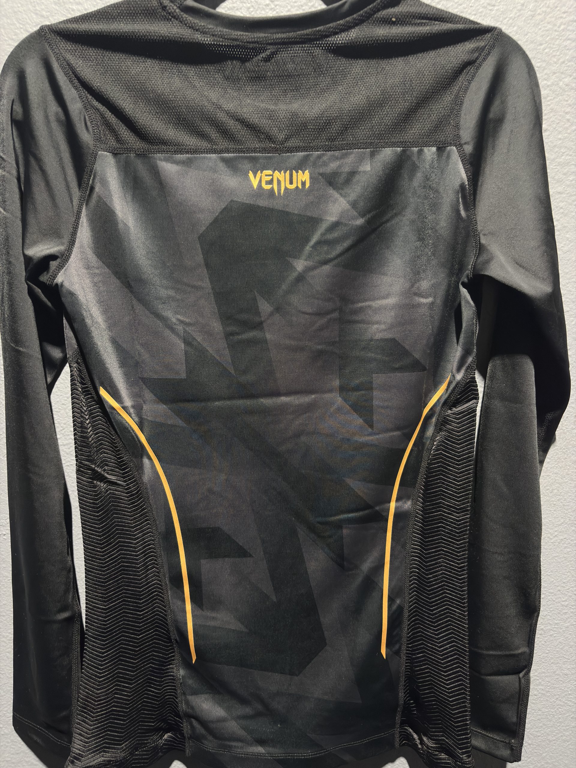 Venum Razor Long Sleeve Rashguard - Black/Gold (Size XL) - Image 4