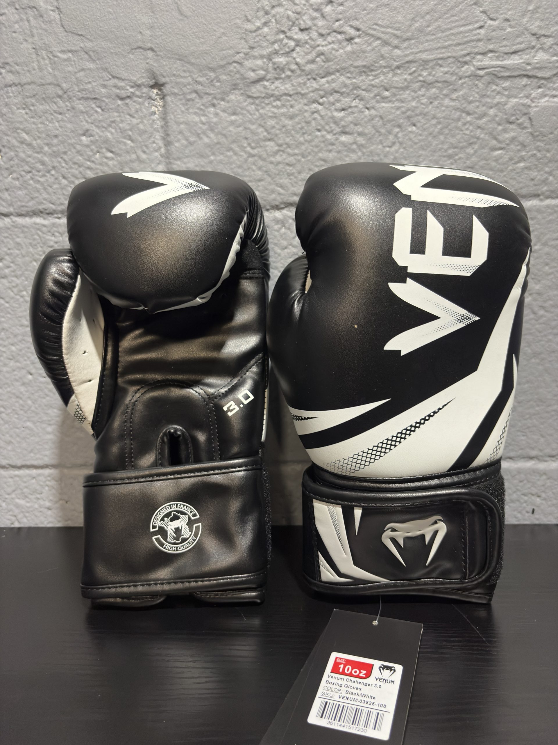 Venum Challenger 3.0 Boxing Gloves - Black/White (Size 10oz) - Image 3